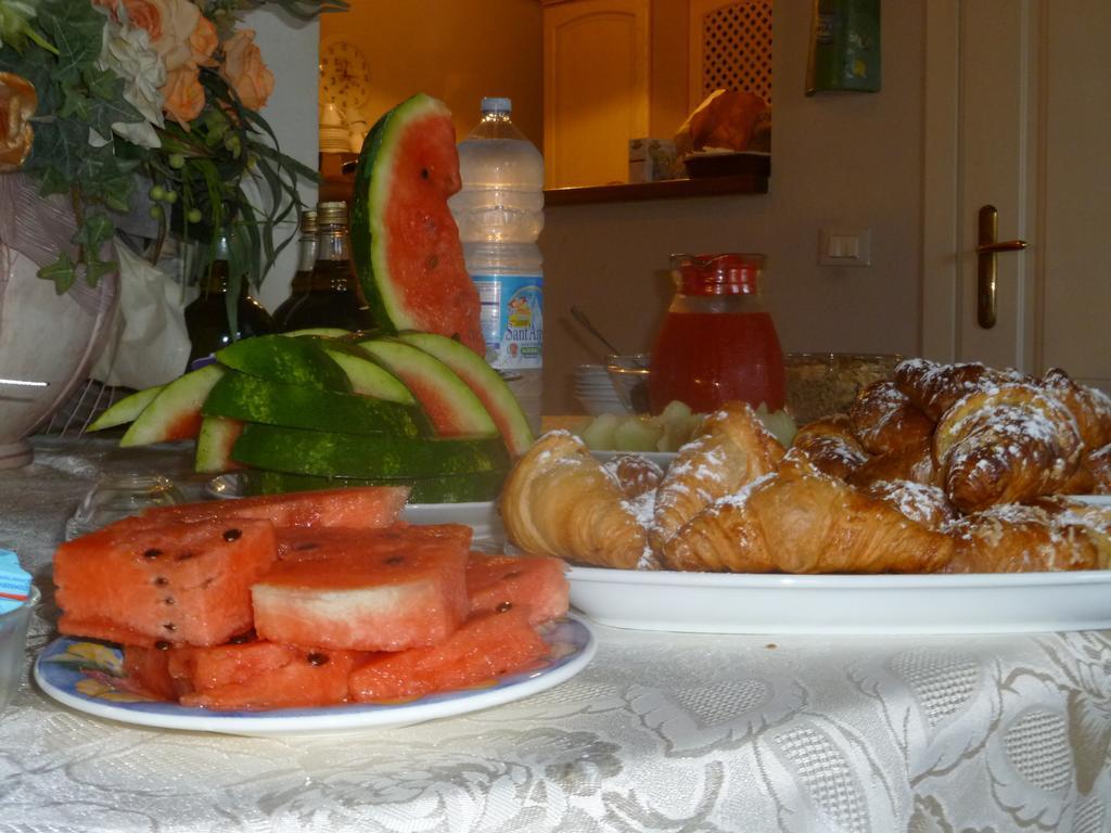Le Ginestre B & B Massarosa Bagian luar foto