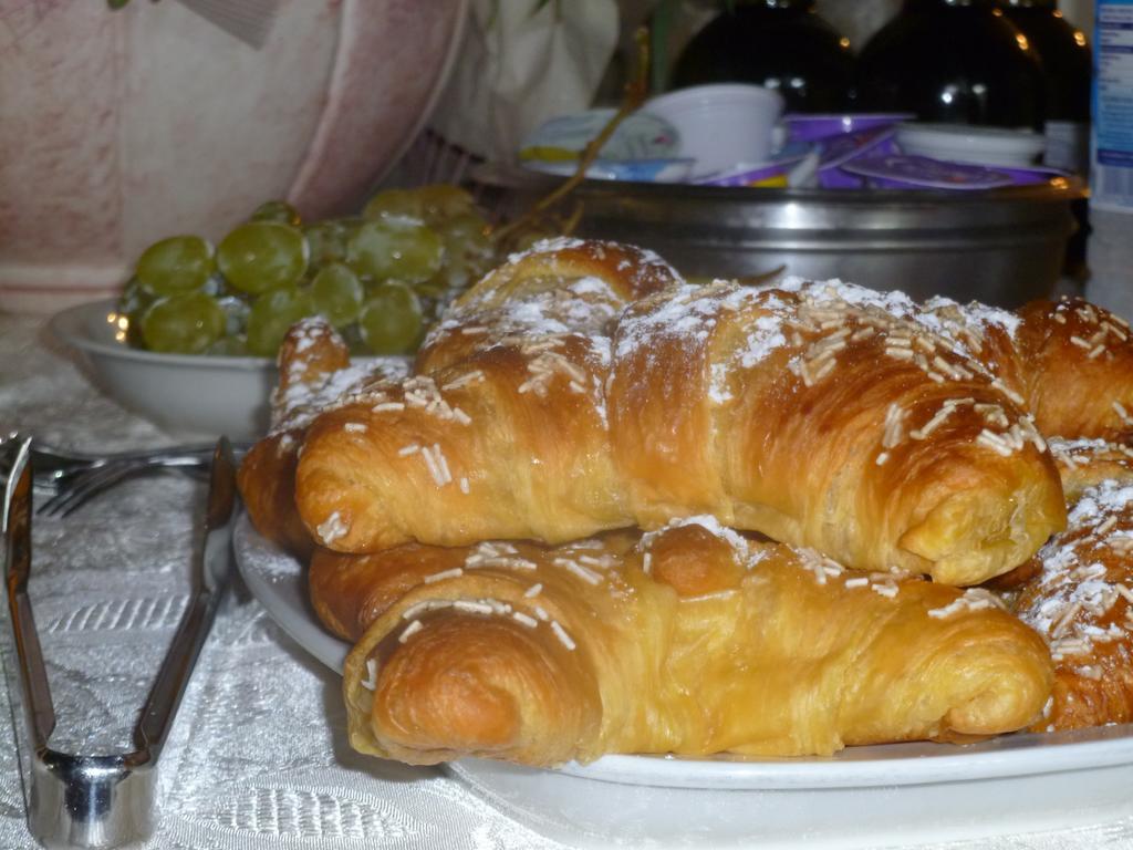 Le Ginestre B & B Massarosa Bagian luar foto